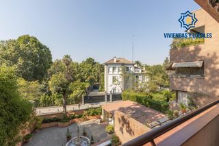 Pis  Escoriaza. Exclusivo piso señorial con terraza en el paseo del salón cuesta