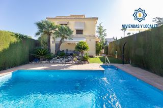 Chalet  Calle almeces. Chalet independiente en cajar