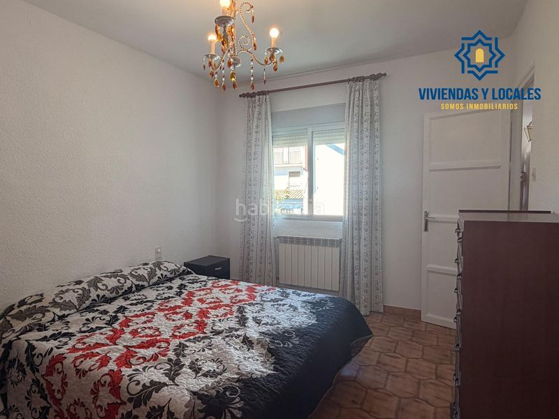 Foto 0b9c9d81-effe-4d5d-85c1-285f1e7d823d. Alquiler casa disponible casa con patio en carretera de la sierra en Granada