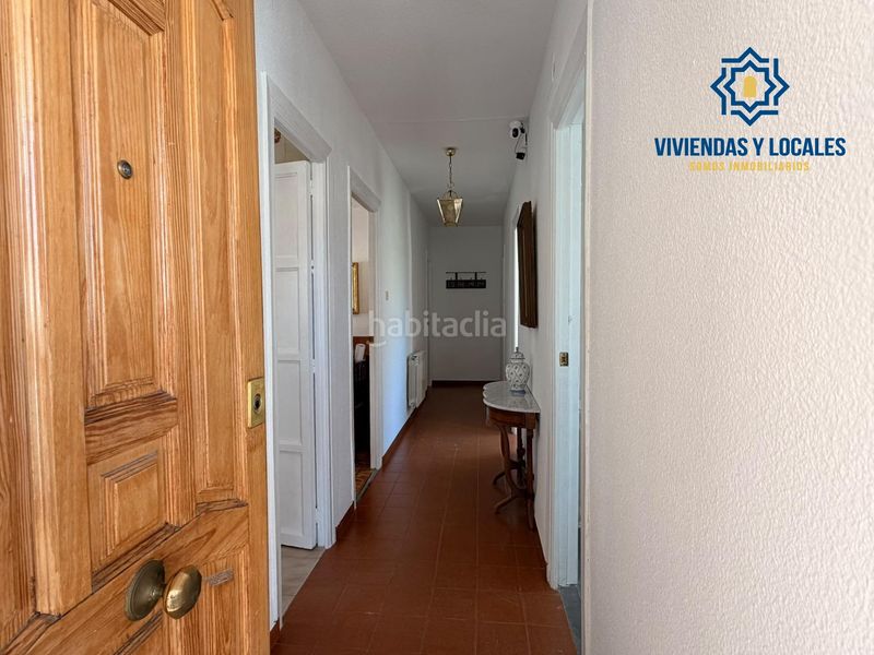 Foto 4f39bf13-27de-4611-ae72-e94d3e2695c3. Alquiler casa disponible casa con patio en carretera de la sierra en Granada
