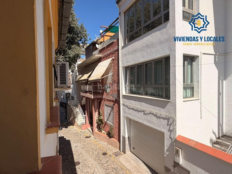 Foto c9418d61-5ace-477f-961a-e784f30bac24. Alquiler casa disponible casa con patio en carretera de la sierra en Granada