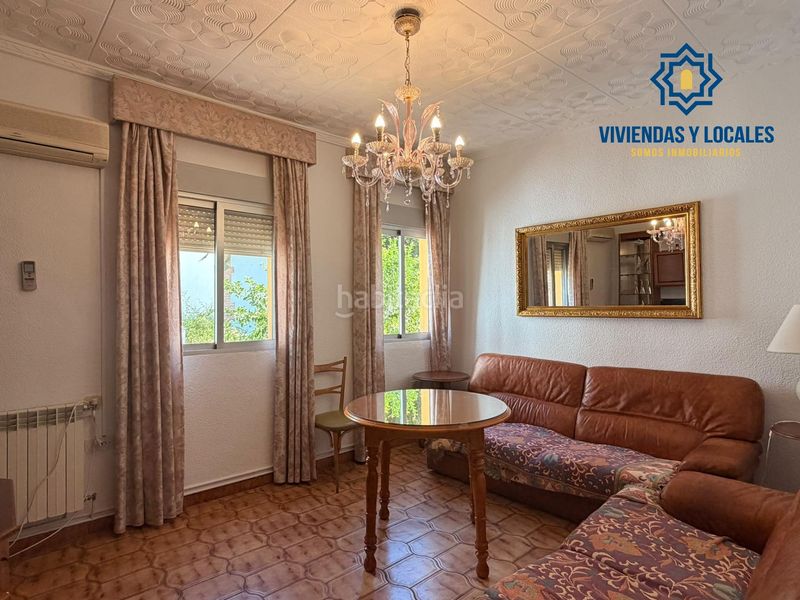 Foto dd69ed6d-5f0f-4d7b-bfa4-627722553023. Alquiler casa disponible casa con patio en carretera de la sierra en Granada
