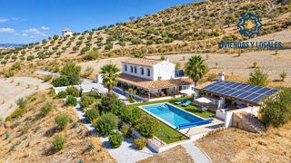 Chalet in Santa Cruz del Comercio. Impresionante finca rústica con dos villas, piscina y casi cinco