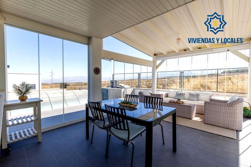 Foto 99dd1ad6-7976-4c03-9121-c24b0e99d4d7. Chalet mit heizung parking pool in Dílar