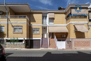 Maison jumelée à Maracena. Fantastica casa adosada en maracena