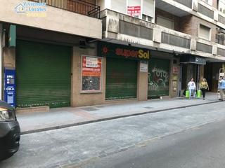 Location Local commercial à Camino de Ronda. Gran rebaja de precio! amplio  local comercial en martínez campo