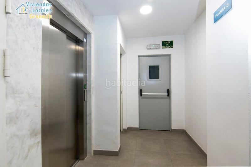 Foto 2f6c502c-ba90-4de4-9f5b-0ba0a92a1b4e. Parking voiture dans Camino de Ronda Granada