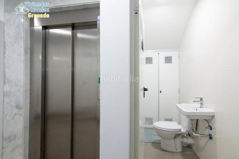 Foto 3fd7a55c-836f-457e-9f3d-8aab54867f0f. Parking voiture dans Camino de Ronda Granada