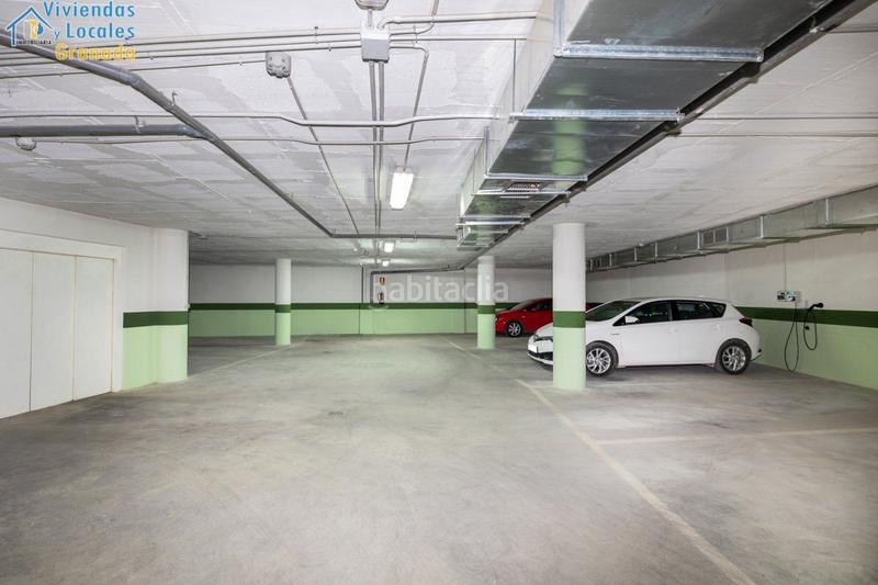 Foto 81d0e85a-90d9-4876-9889-3606af0bffc0. Parking coche oportunidad. plazas de garaje en venta en pleno centro de . junto parada de metro en Albolote