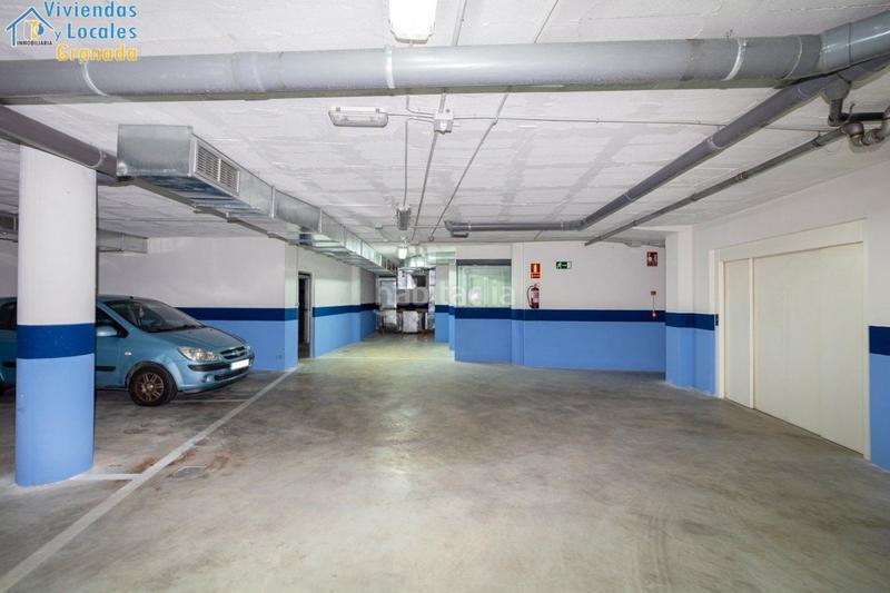 Foto cd6b2586-8922-4e88-a17f-15bb9738ccd9. Parking coche oportunidad. plazas de garaje en venta en pleno centro de . junto parada de metro en Albolote