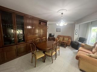 Location Appartement à Plaza de Toros - Santa Rita. Piso de tres dormitorios de temporada escolar