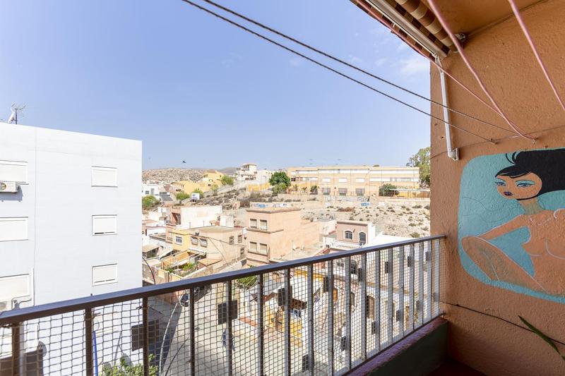 Foto efa0a510-7c70-4302-aef4-03f79cbf1808. Piso 3 dormitorios y 1 baño en jesus de perceval en Almería