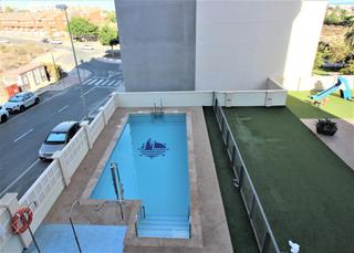 Lloguer Pis  Albania. Piso de tres dormitorios en la zona de alcampo