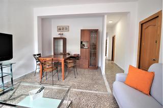 Location Mas  De trafaliñas. Cortijo de  tres dormitorios para estudiantes junto a la univers