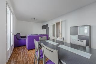 Flat  Ossegia del norte. Piso vpo gador 4 dormitorios