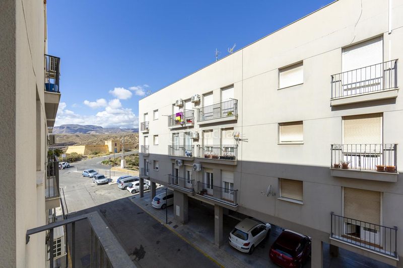Foto cecedaf0-0b63-4ac3-a2f8-bc99c8b21369. Pis amb aparcament a Gádor
