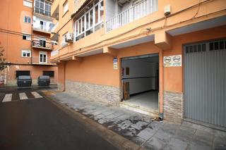 Aparcament cotxe  Vulcano. Plaza de garaje en calle vulcano