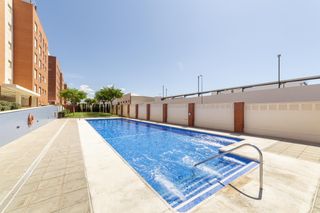 Rent Flat  Mariana pineda. Piso de tres dormitorios en los molinos