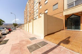 Piso  Calle antonia mercé. Vivienda vpo piedras redondas