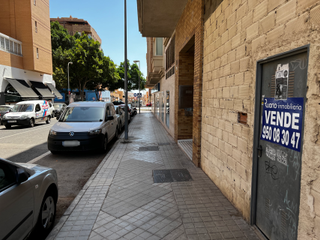 Local commercial  Argelia. Local en calle argelia