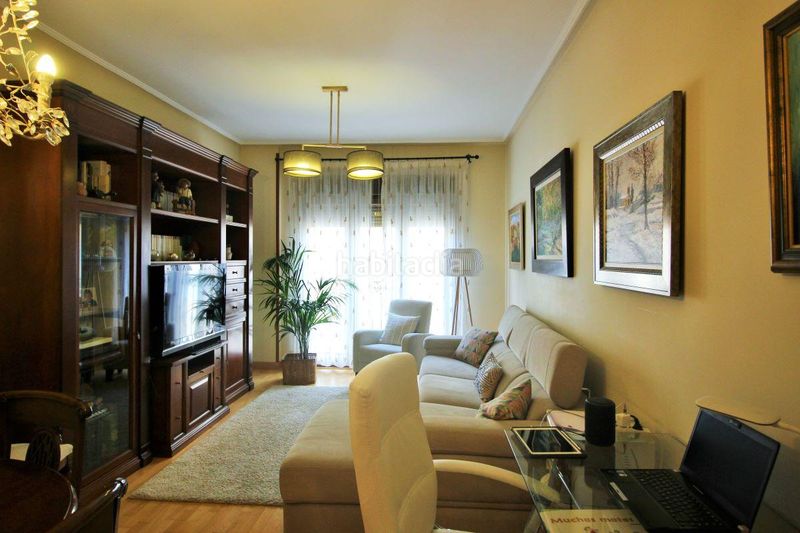 Foto 02b2760e-36f2-4bbf-9f3e-36686f69f4a6. Alquiler piso vivienda 3 dormitorios en calle altamira en Almería
