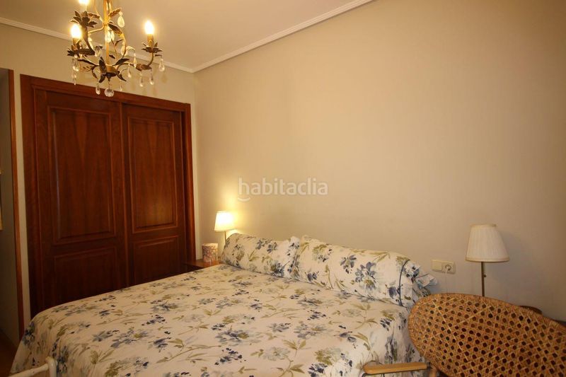 Foto 17c361cc-2a8e-480e-9e9a-9c3eb81c3de9. Alquiler piso vivienda 3 dormitorios en calle altamira en Almería