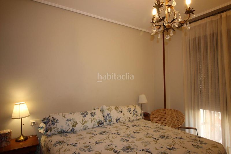 Foto b3d6ee6a-acba-431f-bde9-187613e1e1a1. Alquiler piso vivienda 3 dormitorios en calle altamira en Almería