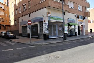 Lloguer Local Comercial  Carrera del mami. Local muy bien situado en zona los molinos.