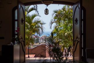 Chalet à Paseo Marítimo de Levante. Villa de lujo en torre del mar