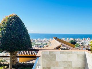 Chalet à Urbanización Santa Rosa. Villa de lujo en torrox costa con vistas espectaculares al mar.
