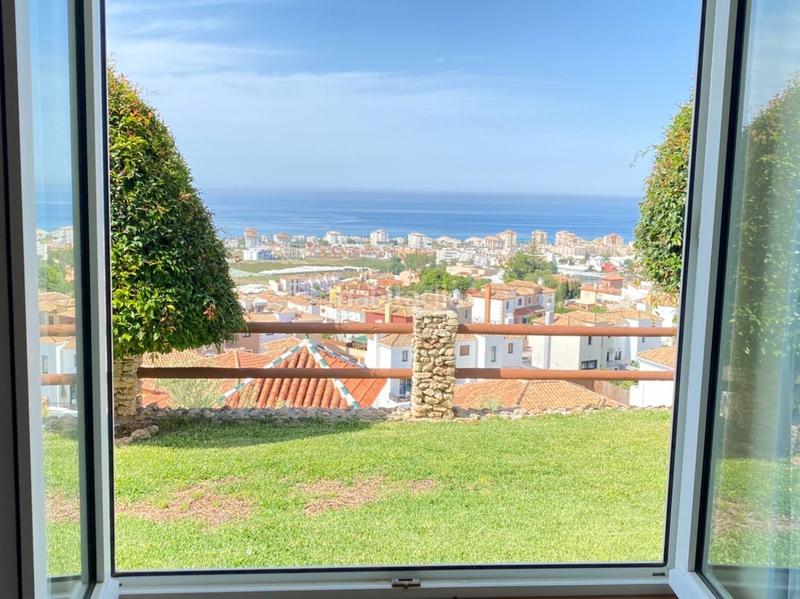 Foto 7cd56306-e36d-41da-98ab-26ffdd948f09. Chalet avec piscine dans Urbanización Santa Rosa Torrox