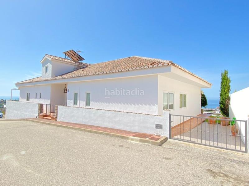 Foto c57a470c-266d-4c14-bda1-a0b65f3edf60. Chalet villa de lujo costa con vistas espectaculares al mar. en Torrox