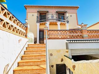 Xalet a Avda Pescia - Ctra de Frigiliana. Exclusiva villa de lujo en nerja.