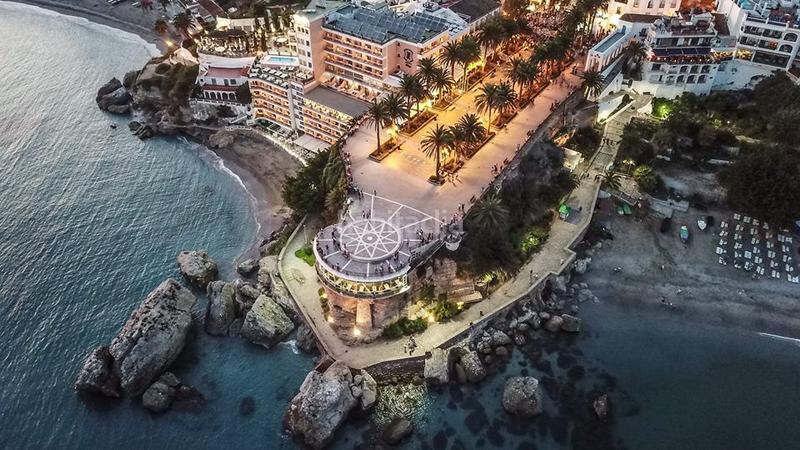 Foto b30247e2-a5aa-46d5-9be0-7ce0721d76f3. Chalet exclusiva villa de lujo . en Avda Pescia - Ctra de Frigiliana Nerja