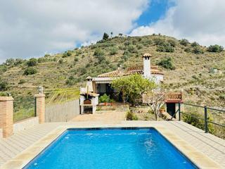 Mas à Torrox Pueblo. Casa en el campo en el morche en una parcela de 8.300 m2 con 1.0