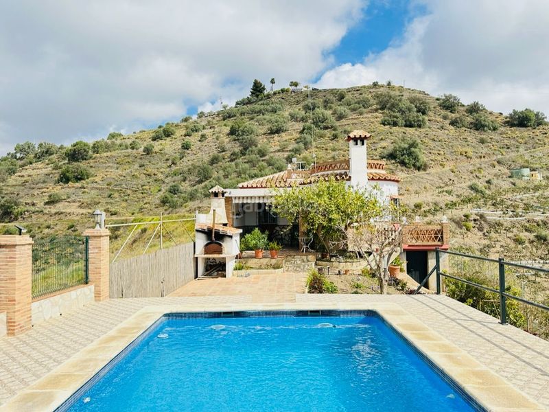 Foto 07903c46-1bc9-437e-a985-17b121ac0872. Masia amb piscina a Torrox pueblo Torrox