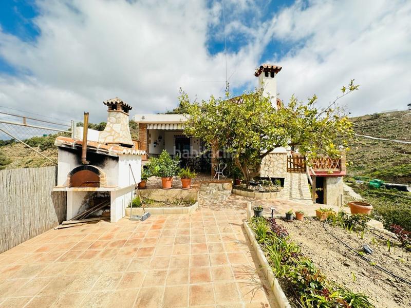 Foto b61d9eea-090a-4fad-a27e-5b29671b324b. Masía casa en el campo en el morche en una parcela de 8.300 m2 con 1.000 mangos sembrados. en Torrox
