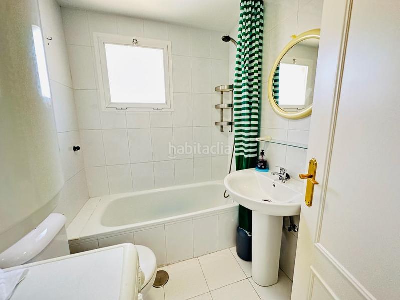 Foto 336eb3d4-2b60-42ff-9a2c-9565da401e8c. Ático piso en primera línea de playa con vistas frontales al mar de 60 m2 en urbanización Laguna Beach costa. en Torrox