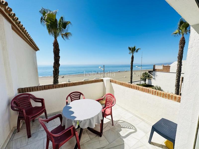 Foto 3ef390e4-65e5-4940-bceb-5fe41e63a899. Ático piso en primera línea de playa con vistas frontales al mar de 60 m2 en urbanización Laguna Beach costa. en Torrox