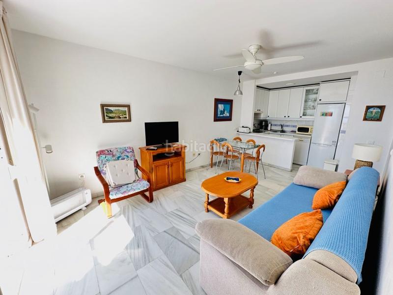 Foto 44da790f-ed89-44fe-8c60-01e941675917. Ático piso en primera línea de playa con vistas frontales al mar de 60 m2 en urbanización Laguna Beach costa. en Torrox