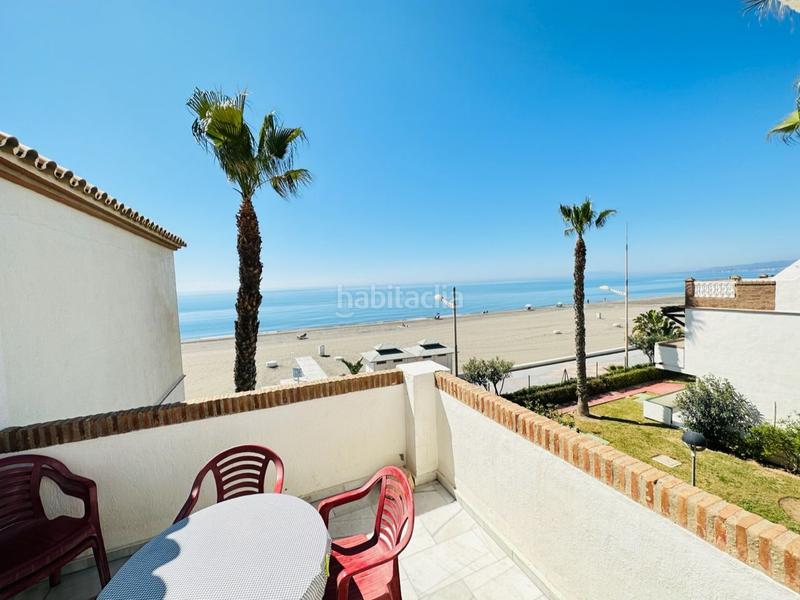 Foto 7acfef5e-7717-4445-85ed-868f0944d12c. Ático piso en primera línea de playa con vistas frontales al mar de 60 m2 en urbanización Laguna Beach costa. en Torrox