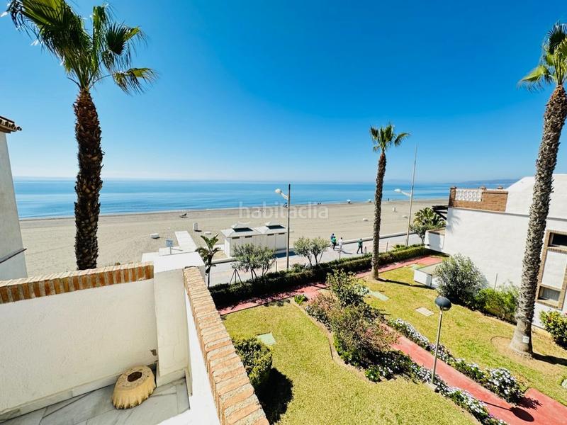 Foto d3b543f1-2aae-4b73-a91f-8188f8edfc2b. Ático piso en primera línea de playa con vistas frontales al mar de 60 m2 en urbanización Laguna Beach costa. en Torrox