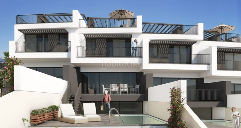 Foto b849a0ea-5c14-4ad1-8a0b-ea2617eacf24. Casa adossada amb piscina a Capistrano Nerja