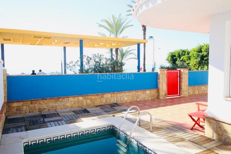 Foto 1d491df9-51b2-4d5b-b1ad-cfeefd10ba58. Casa espectacular chalet situado en primera línea de playa costa málaga con salida directa al paseo marítimo en Torrox