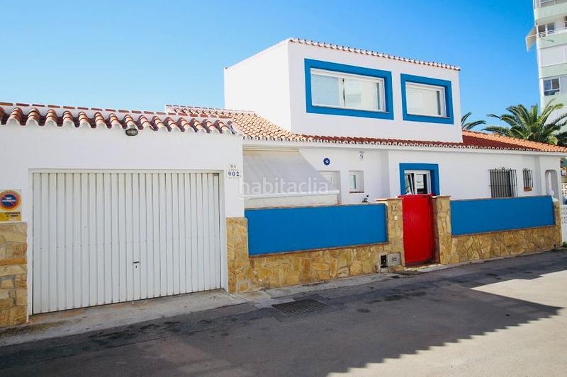 Foto 4e0f961c-428d-42b9-8682-a545d38fb59f. Casa espectacular chalet situado en primera línea de playa costa málaga con salida directa al paseo marítimo en Torrox