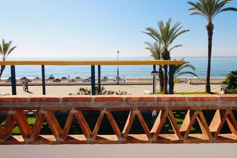 Foto b0991765-2a07-4a1f-bf66-4040b18d47e0. Casa espectacular chalet situado en primera línea de playa costa málaga con salida directa al paseo marítimo en Torrox