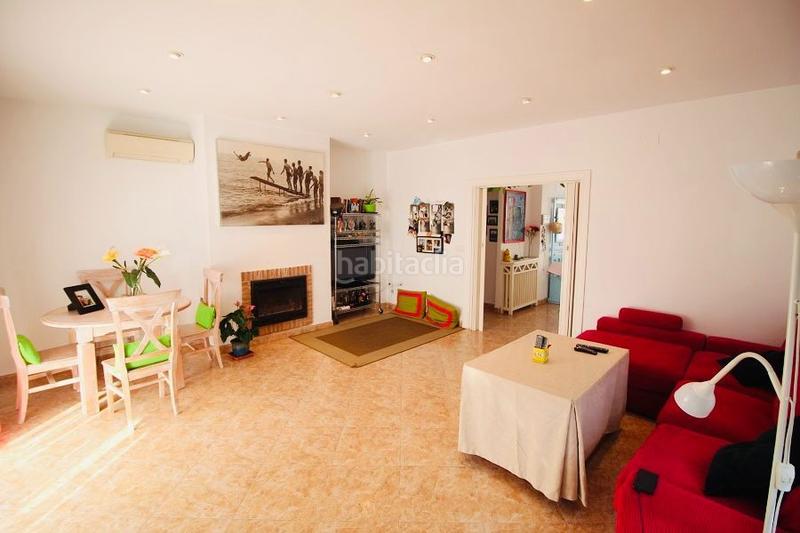 Foto f14e3d40-a874-4442-a1db-e88e122d0c35. Casa espectacular chalet situado en primera línea de playa costa málaga con salida directa al paseo marítimo en Torrox