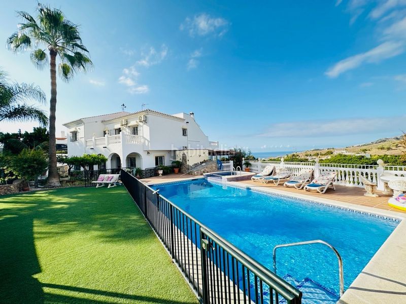 Foto a7a8d467-ee8c-4c20-9387-d06a59df0574. Xalet amb piscina a Centro Nerja