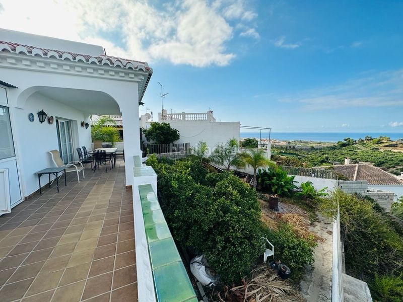 Foto e772cd7d-64a2-43d1-bf51-d87b94f6dbce. Xalet amb piscina a Centro Nerja