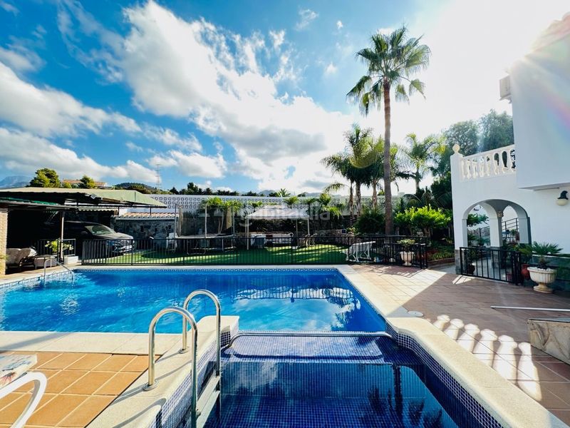 Foto f703bc06-a7d4-4122-a1f4-859687c0133d. Xalet amb piscina a Centro Nerja